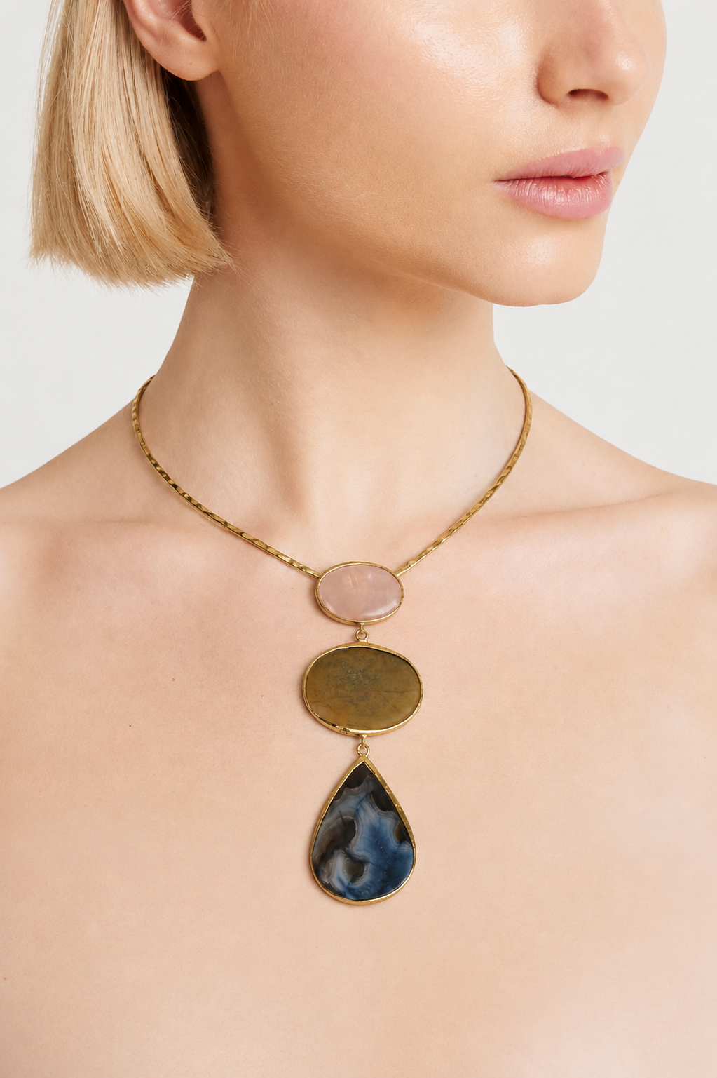 Alouette Design iris Choker
