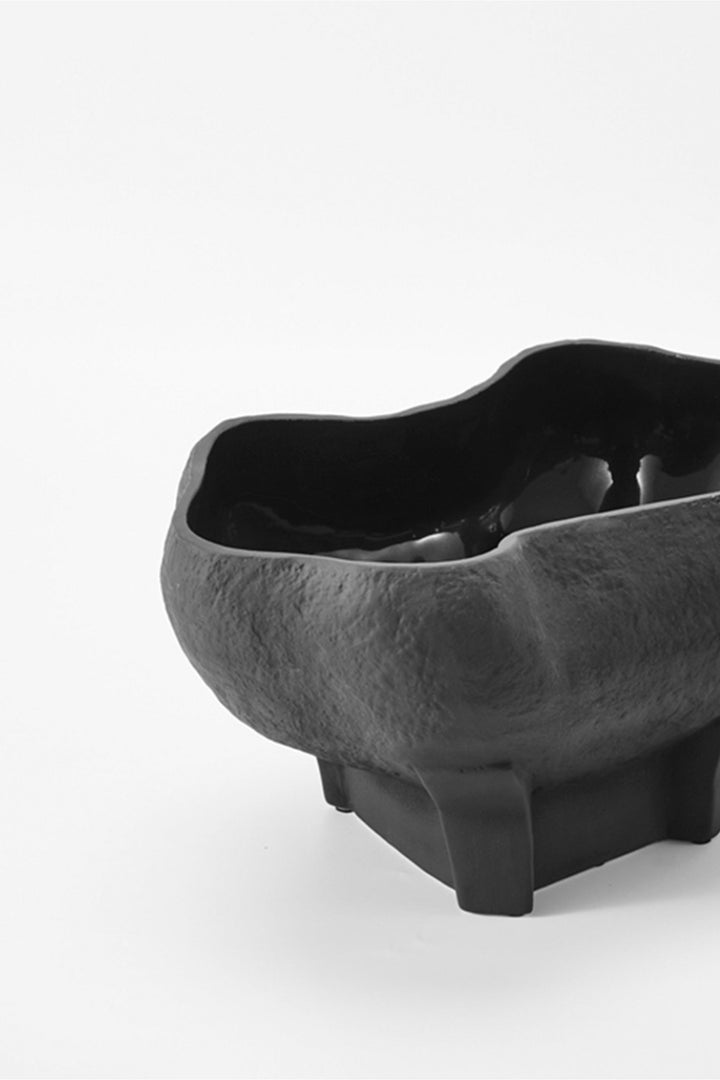 Husk Conch Bowl - Ebony