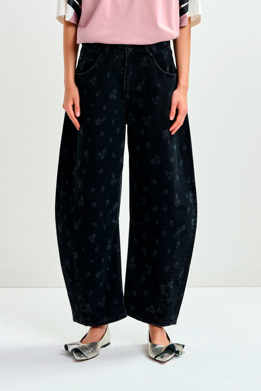Essentiel Antwerp Barrel Jeans - Black