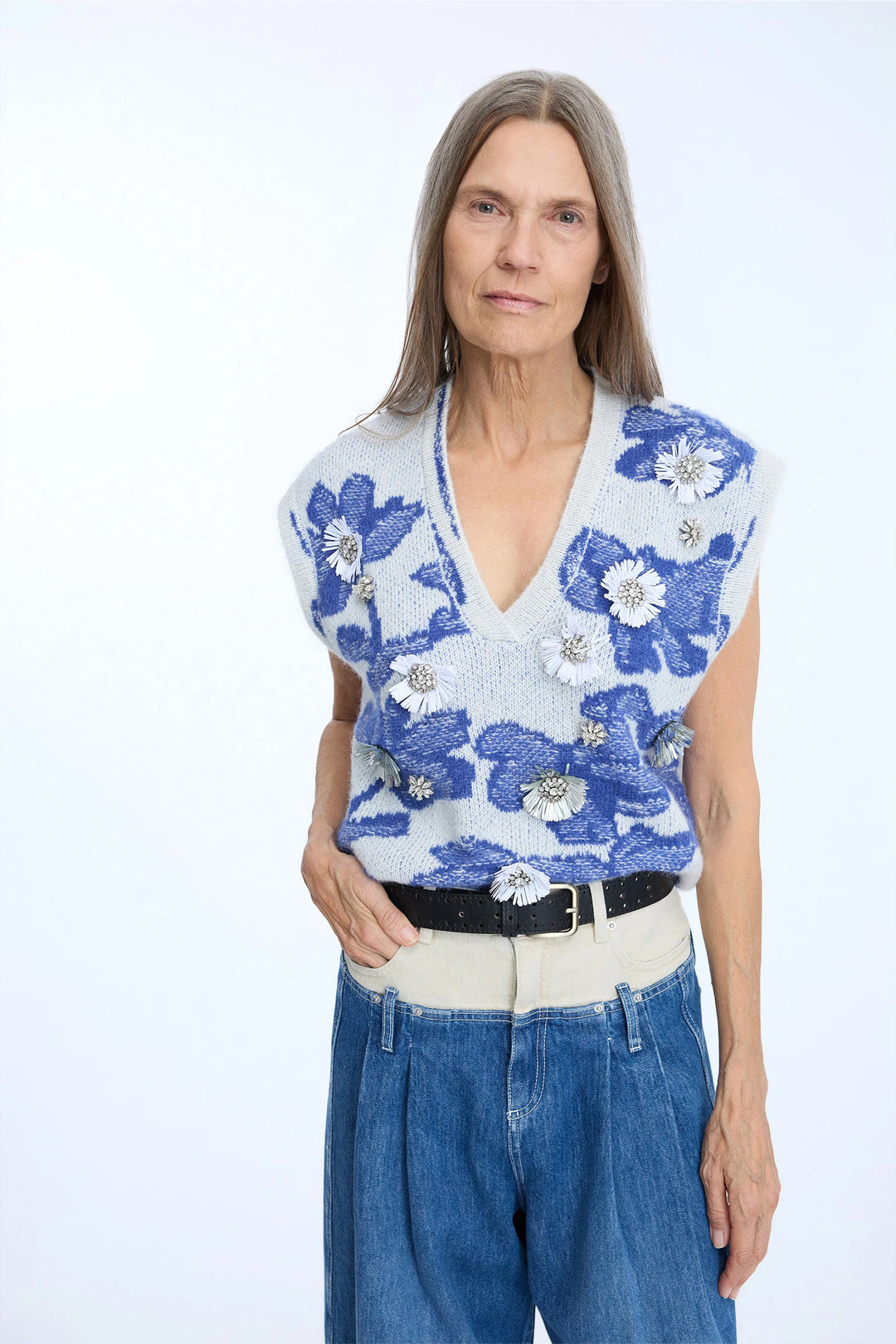 Munthe Nurulia Vest