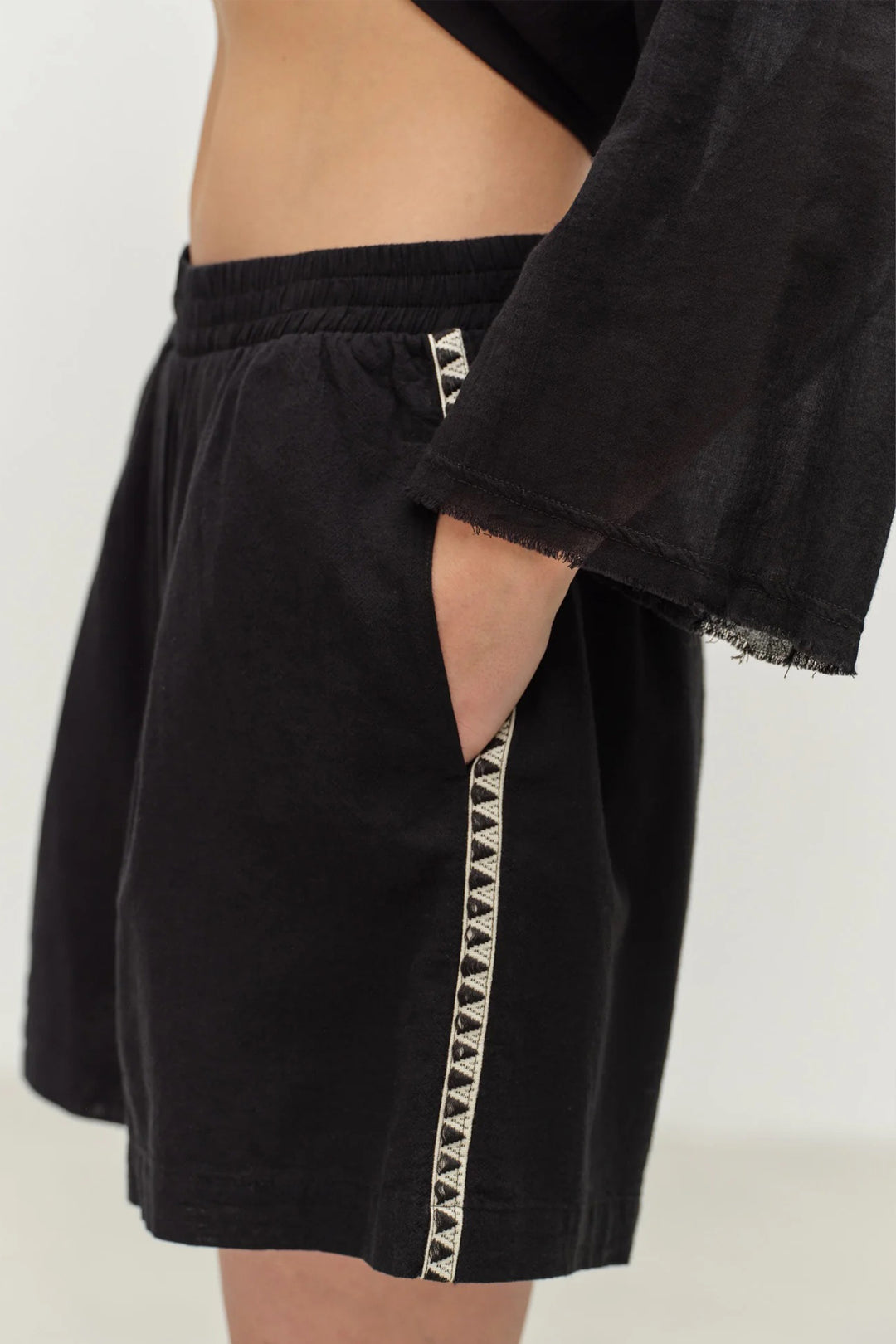 Devotion Twins Thalia Short - Black