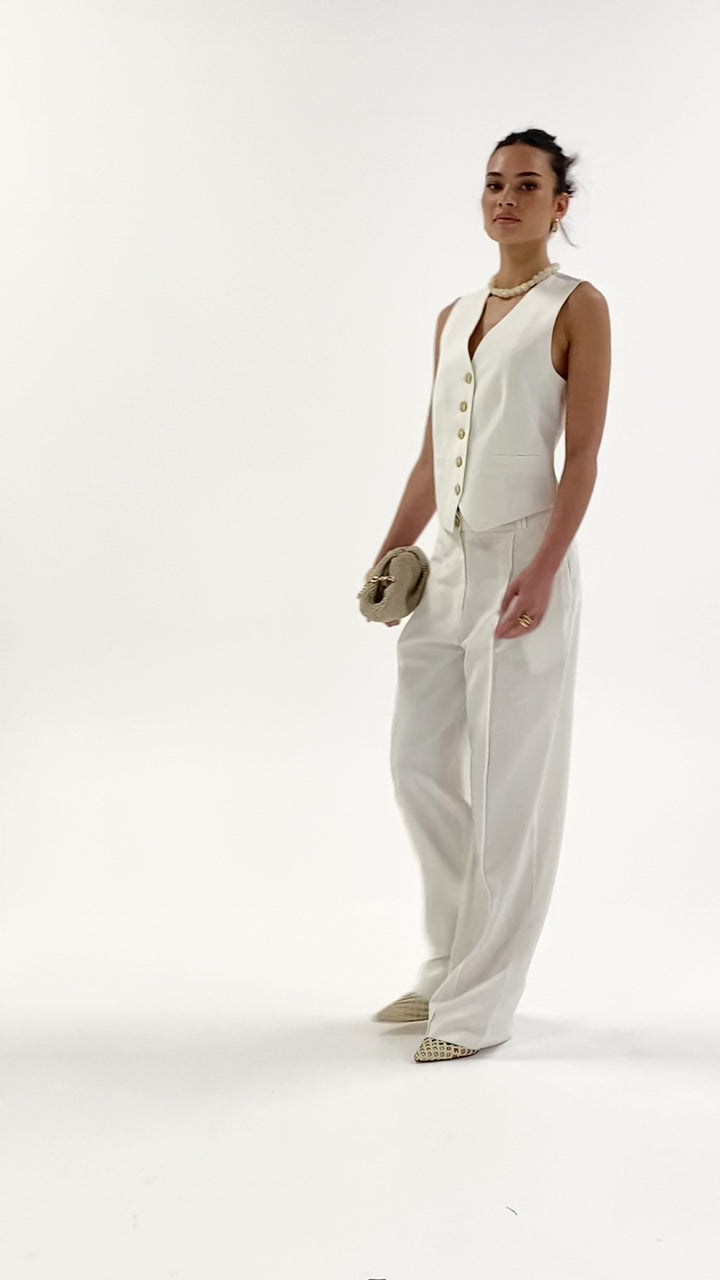 Husk Alba Vest - White
