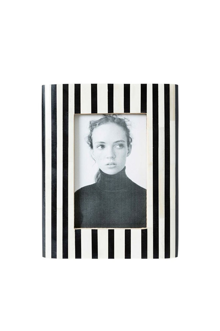 Husk Striped Frame - Black & White