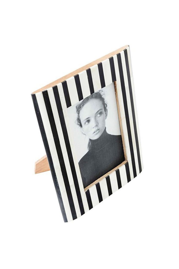 Husk Striped Frame - Black & White