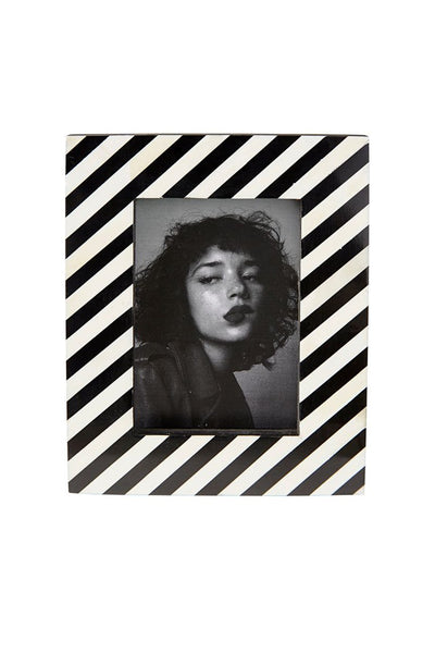 Husk Diagonal Frame - Black & White