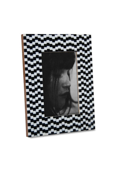 Husk Squared Frame - Black & White